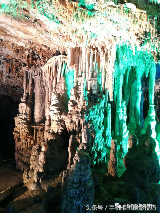 拍夜景，有两大门槛相机都跨越不过去，手机却能