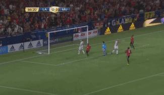 拉什福德18分钟双响，曼联首秀大胜银河！但穆帅要开吹风机了