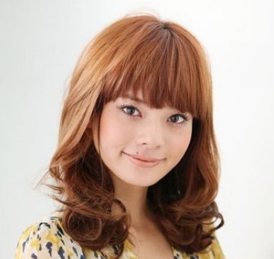 扎头发花苞头教程图解,花苞头的简单扎法蓬松中长发