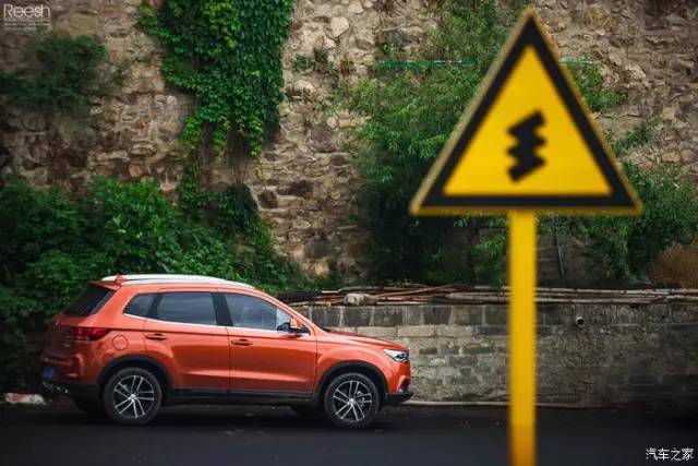 1.6l自然吸气的suv走长途够不够用,比较实用的一款车奔腾x40用车感受