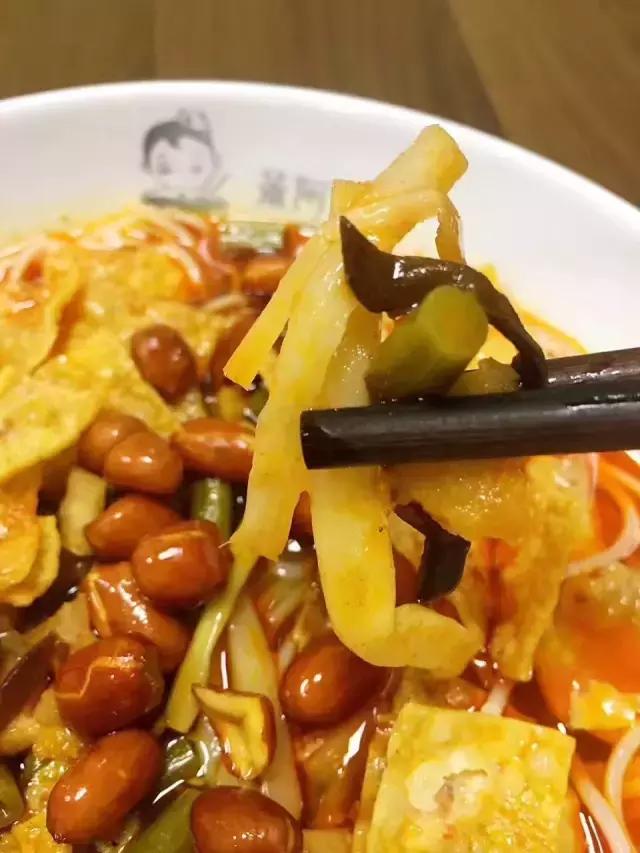 随时随地一壶热水就能吃上的美味螺蛳粉，我们帮你找好了！饿了么？