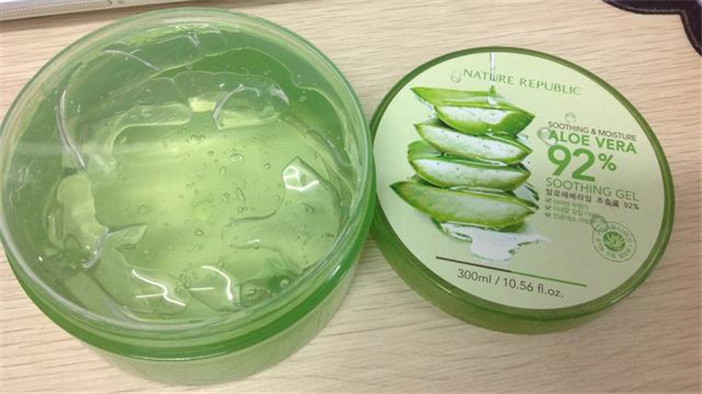 脸上有痘能够用芦荟胶吗 (完美芦荟胶能够去除脸上的痘吗)