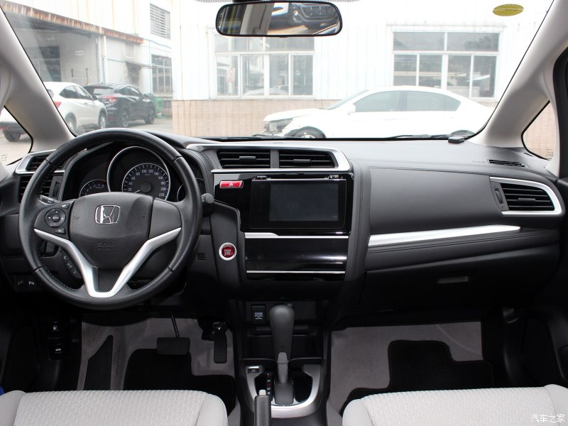 平民超跑王位交替新评本田飞度gk5,小型车评测最好的车