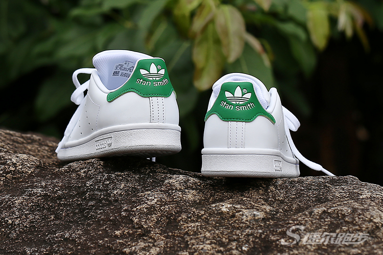 阿迪达斯绿尾真假怎么鉴别,阿迪达斯绿尾怎么辨真假