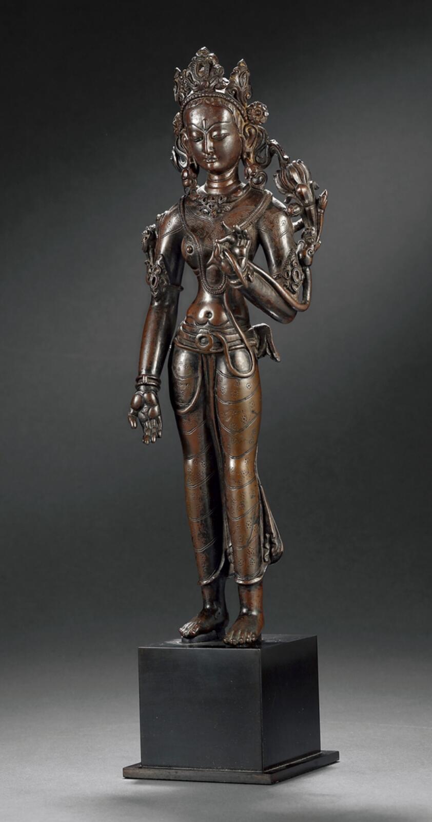 这精美的铜鎏金嵌绿松石胜乐金刚佛像正在拍卖