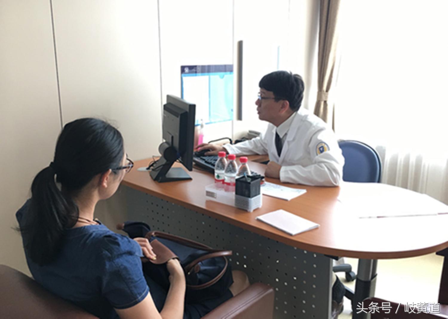 男孩出现喉结胡须开始不长个了,长胡子喉结不明显