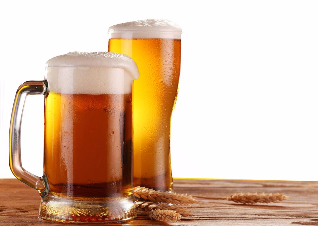喝冰镇啤酒的注意事项,喝啤酒的8个禁忌人不宜喝