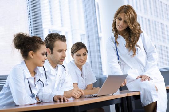 肾功能不全患者，肾内科行家教你怎样正确选择抗菌用药方案！