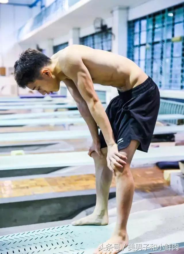 跳水运动员高颜值,跳水冠军练俊杰帅吗