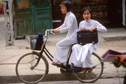 被全国嫌弃的校服,韩国女孩羡慕中国校服