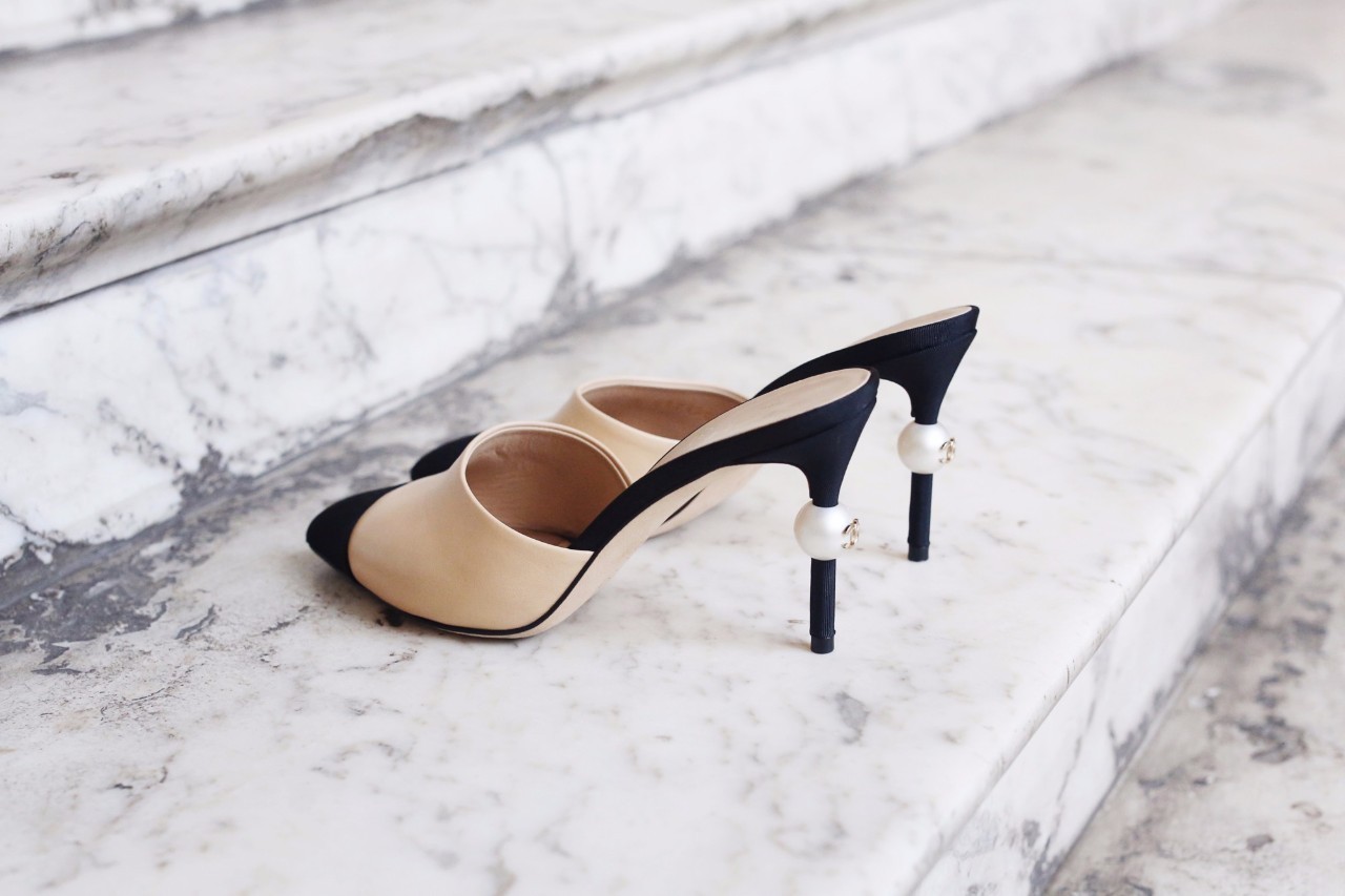 这双鞋也太好看了复古百搭又亮眼,这双鞋真的很好搭配秋冬