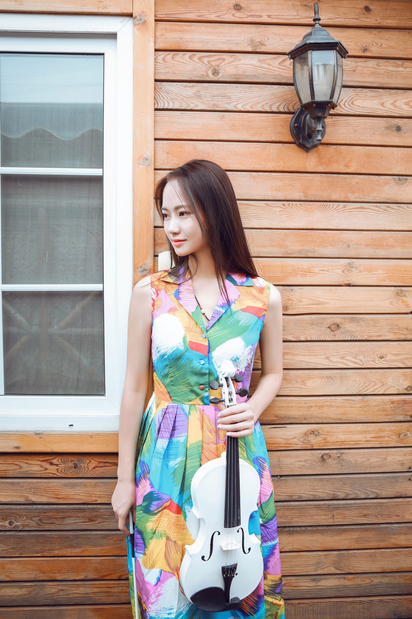 木屋里的小姑娘,围屋里的小姑娘