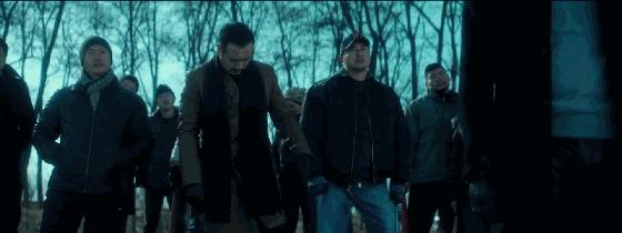 于和伟剧里霸气走路,于和伟经典步伐