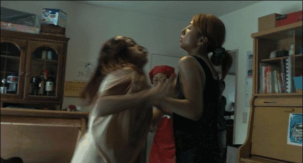 生活强奸了我们，有人选择直面反抗，也有人学会享受，各有各的活法，各有各的人生。