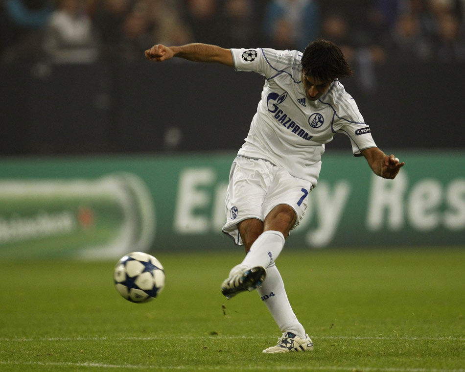 阿迪达斯足球鞋为什么很强,阿迪达斯纪念足球鞋