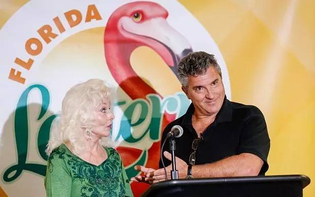 男子买彩票中了12个亿结果悲剧了,买彩票1个多月后才发现中了1514万