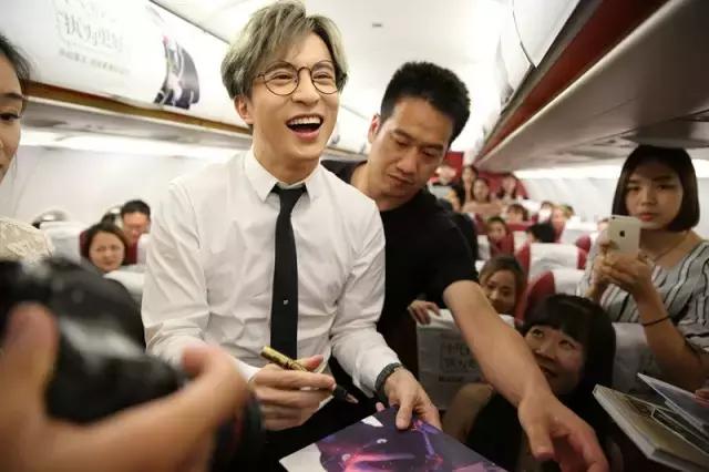 首都航空：三万英尺音乐梦，谦谦来了