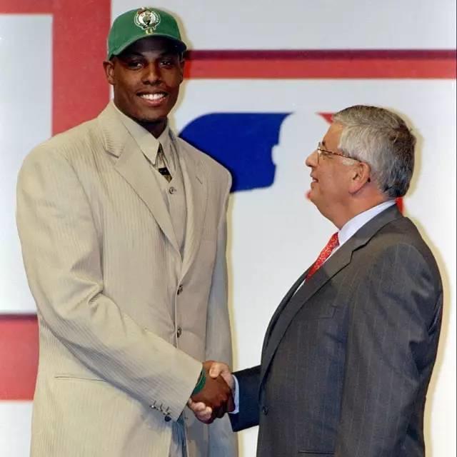 34号回来了，他仿佛从未离开