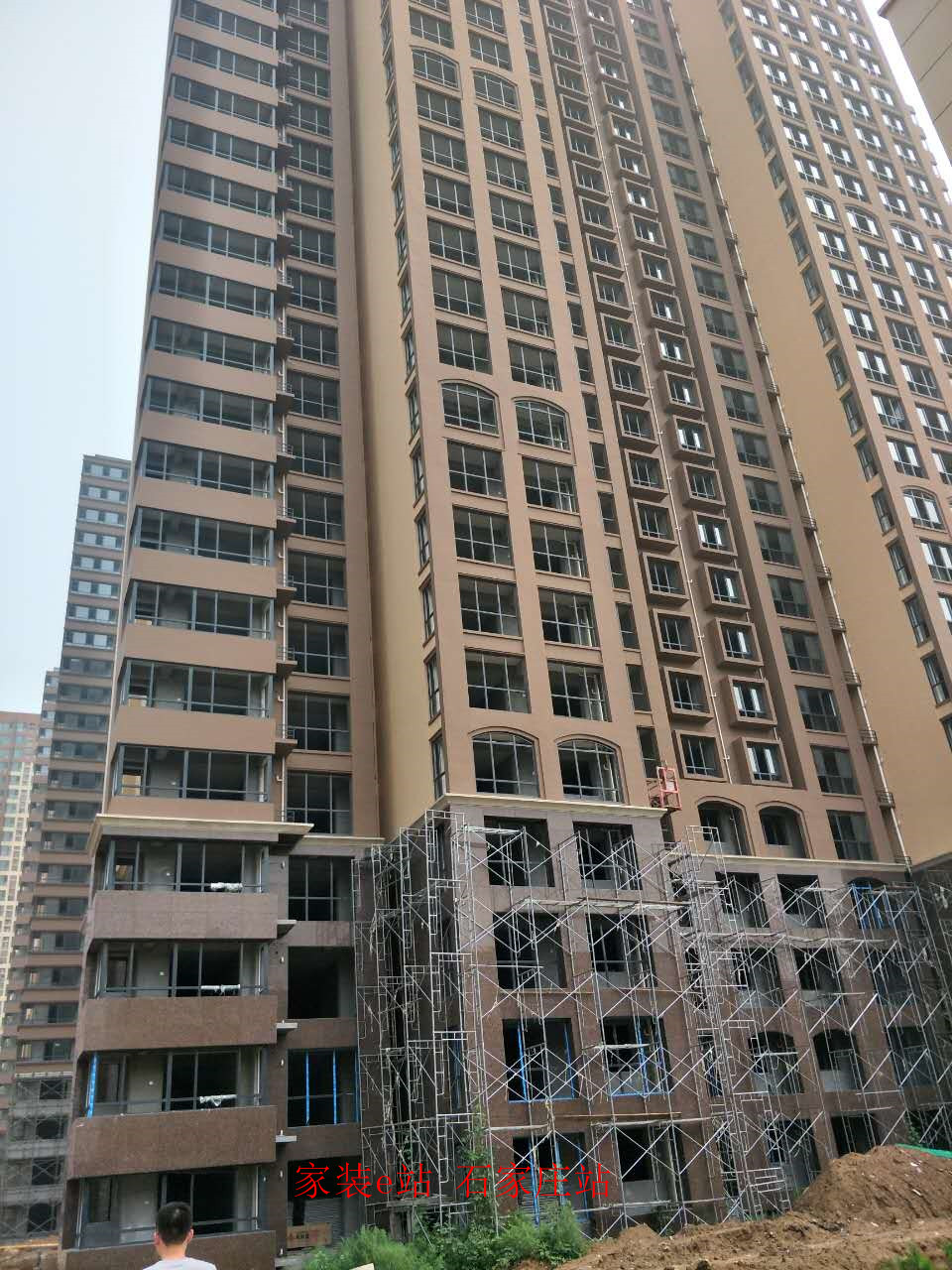 7月19号走访“白金汉府”最新施工进度