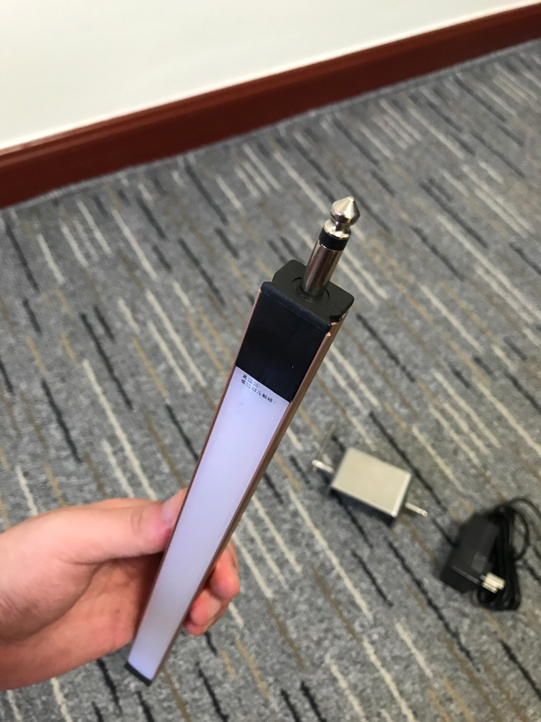 暂时了却心愿可调光LED台灯开箱及使用分享