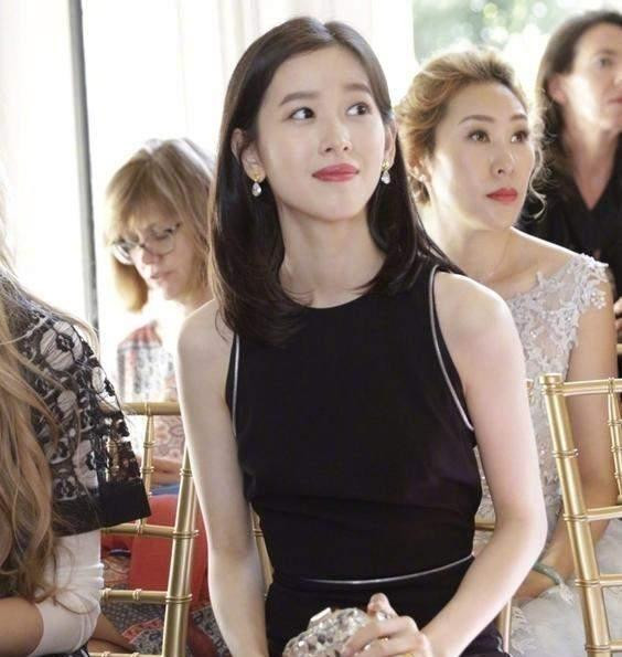 奶茶妹妹生了孩子气质不再！杨幂眼窝凹陷老十岁!AB的眼袋很惊人！