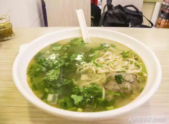 藏在老城南的30年老店，拽着100块，吃遍了整条街的头牌