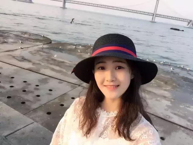 卷发棒？迷之糖果？闺蜜包包里原来有这么多宝贝？