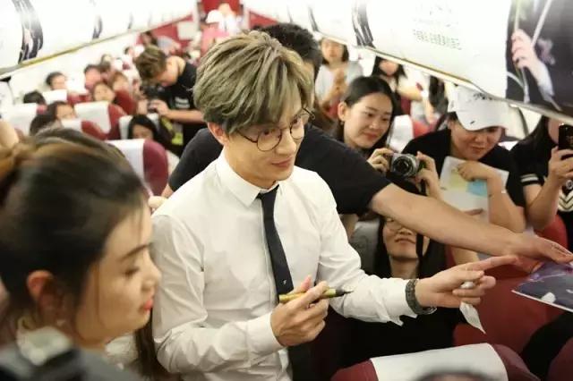 首都航空：三万英尺音乐梦，谦谦来了