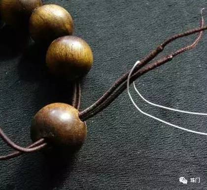 佛珠的穿法三通打结视频,佛珠108三通的穿法慢步骤