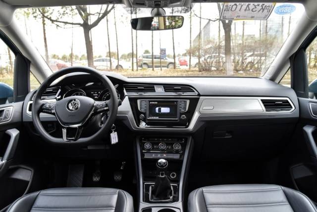 途安l好还是速腾好,途安l拓界版和佳乐比较