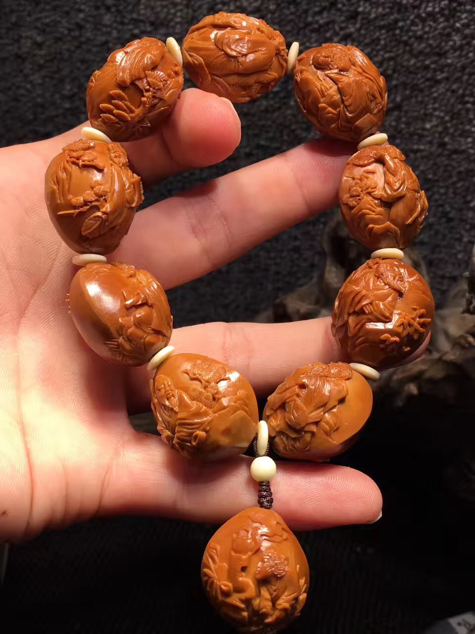 橄榄核纯手工核雕关公,纯手工橄榄核核雕