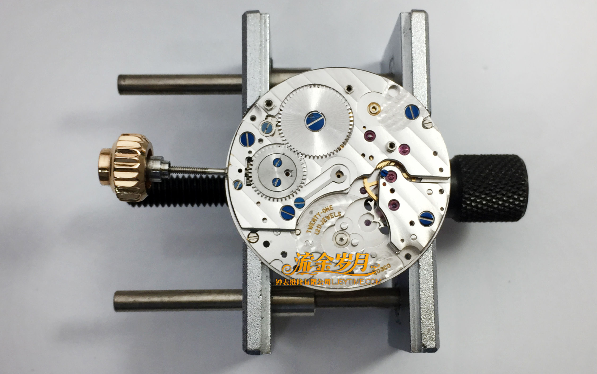 手表进水导致停走，不及时洗油真的很伤！把芯生锈断掉要换，机芯满是锈迹～看芝柏单按钮计时洗油后焕然一新
