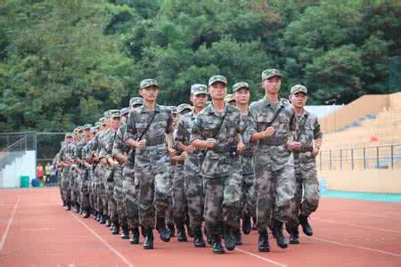 晒黑了怎么变白呀,晒黑了怎么变白男生