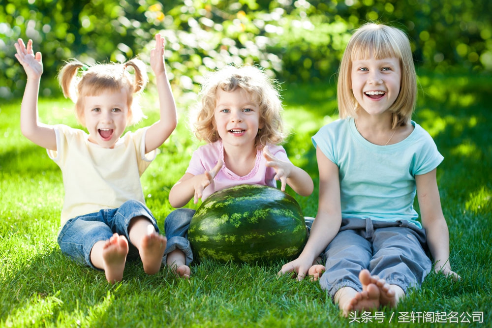 双胞胎女孩小名起名字大全2021,最新的双胞胎宝宝起名大全