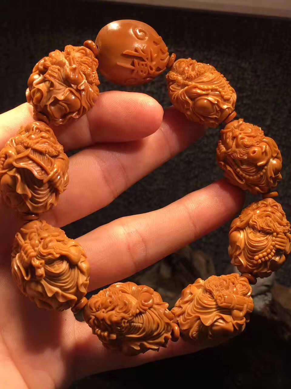 橄榄核纯手工核雕关公,纯手工橄榄核核雕