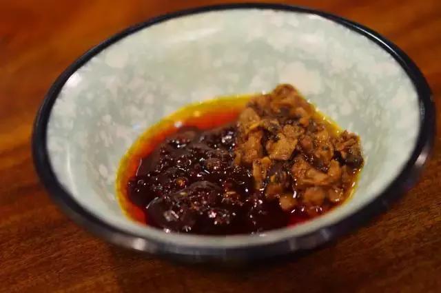 手抓牛龙骨美食,手抓牛排零食