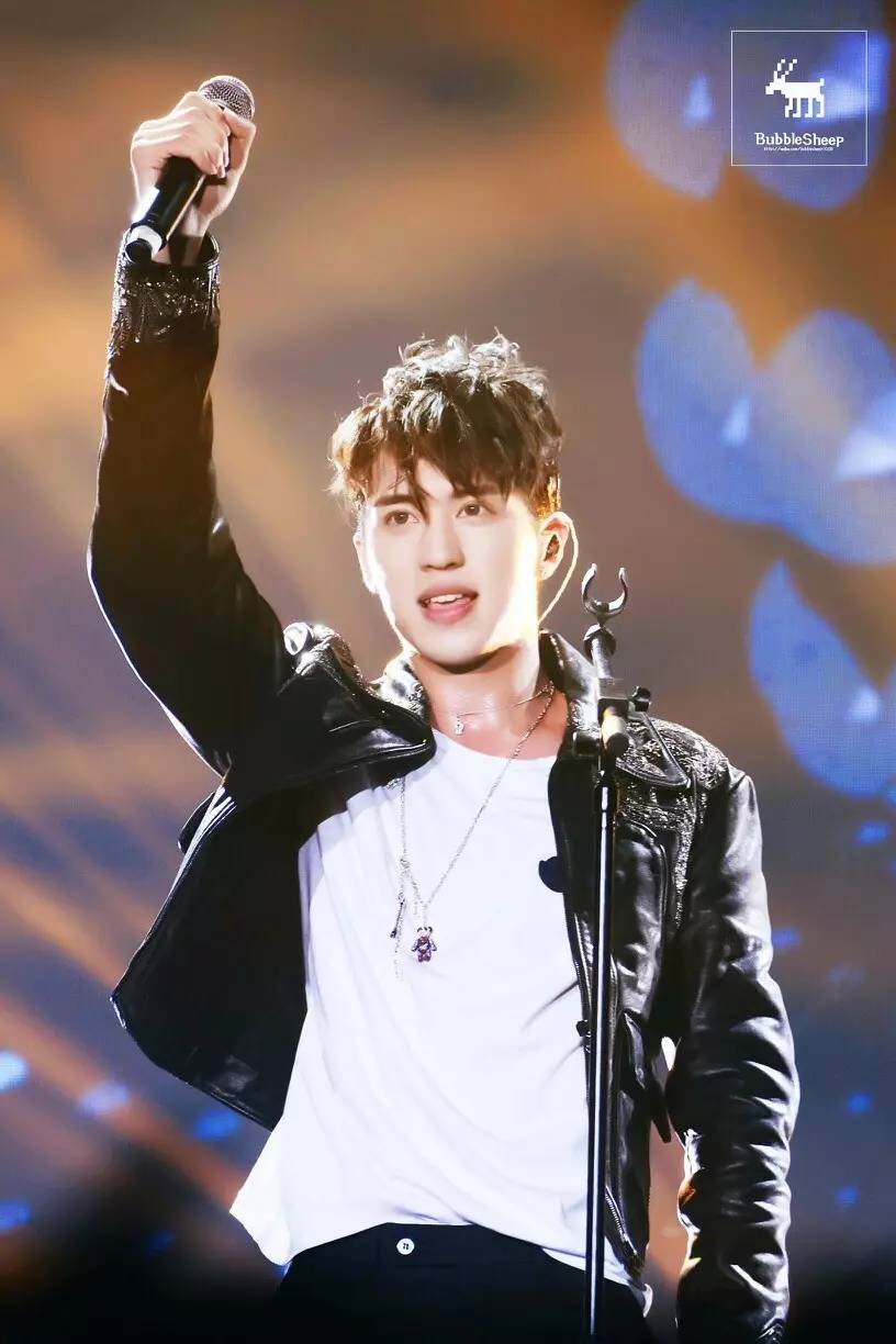 韩东君和黄景瑜认识吗,黄景瑜和韩东君谁红