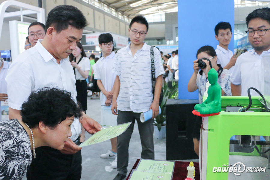 陕西三本及高职院校招生咨询会开幕特色展示引人眼球