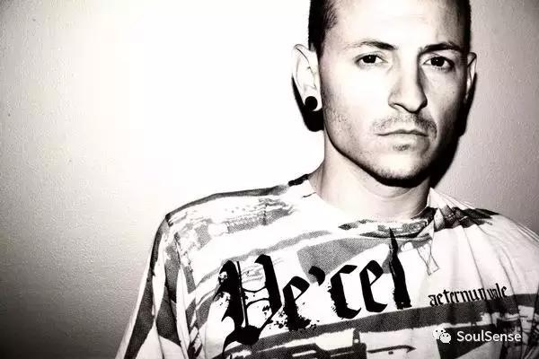 愿天堂中回响你最炸的旋律，为命运不屈地挣扎，纪念林肯公园主唱Chester