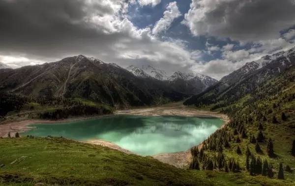 有51个能够免签和落地签的国家,23年免签或落地签国家