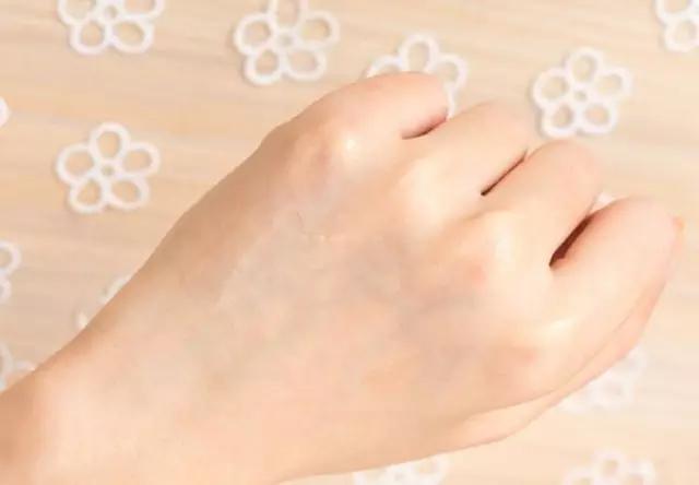 10件口碑超高的美白单品，让你「白」成一道光，我们白着呢！