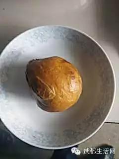 鸡肚里发现值钱东西230万,杀鸡肚中惊现鸡宝价值超百万