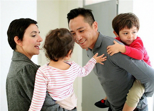 女星惊心动魄的分娩经历诺一出生时曾窒息