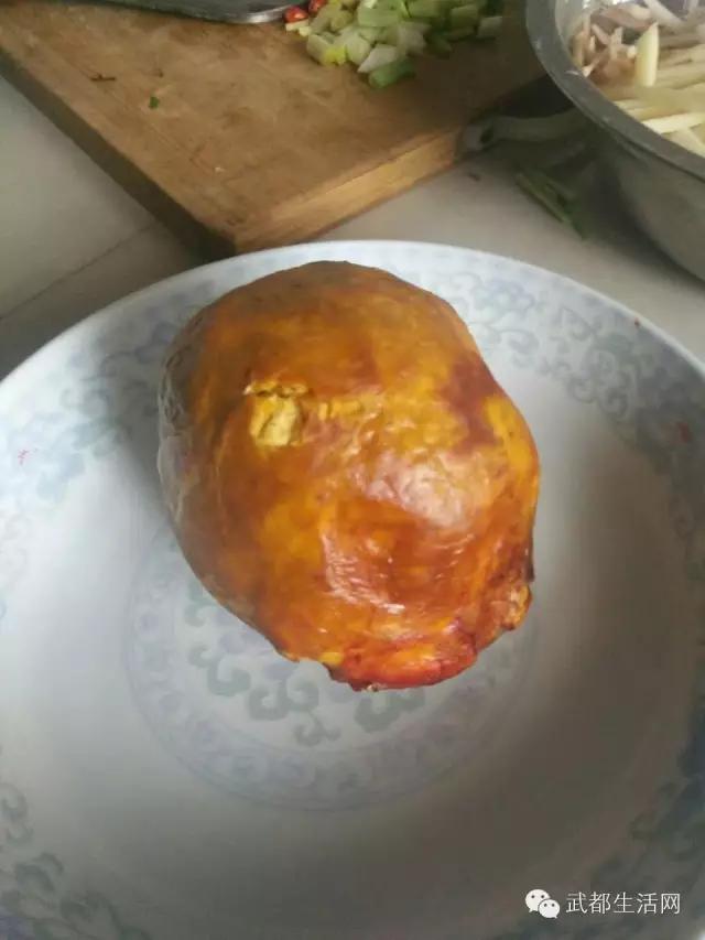 鸡肚里发现值钱东西230万,杀鸡肚中惊现鸡宝价值超百万