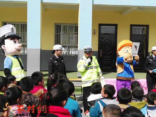 临渭交警大队交斜中队执勤,临渭交警大队交斜中队电话