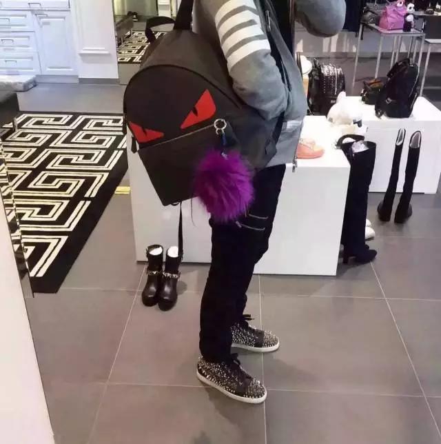 出国旅游穿衣风格,出国度假怎么穿