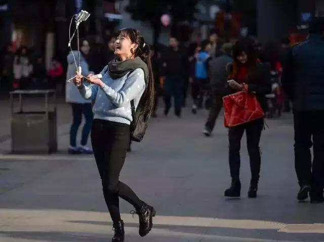 逆天了！武汉这家公司直播逛街也赚钱，两年身价达百亿