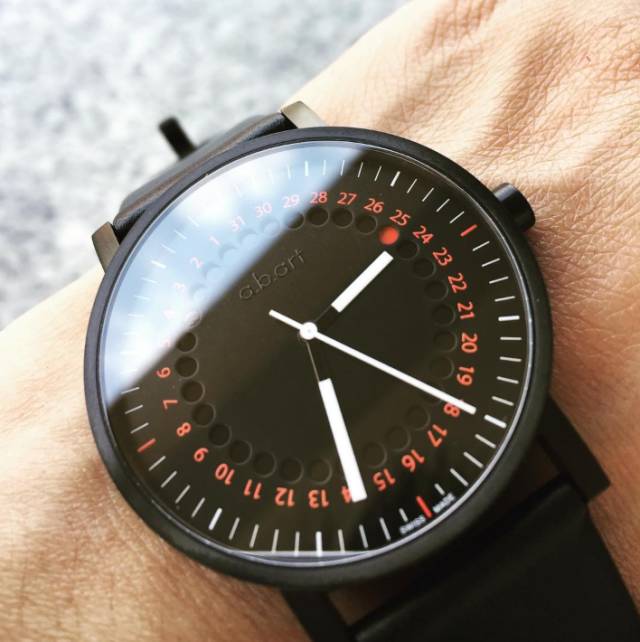 年轻人合适戴的腕表,合适刚毕业大学生的手表