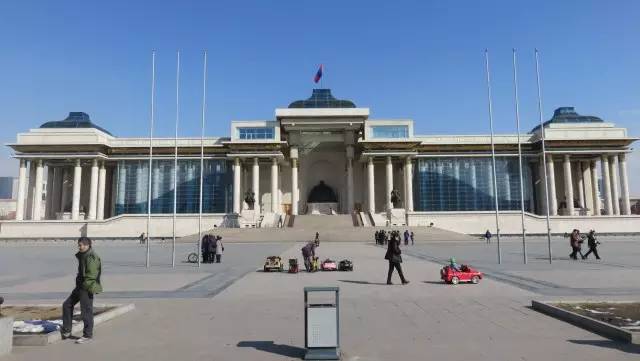 去国外火车旅行最美十条线路,当火车路过湖北省山区