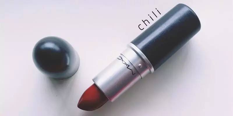 不用美白你也能够白成一道光,显白不化妆也能涂的口红